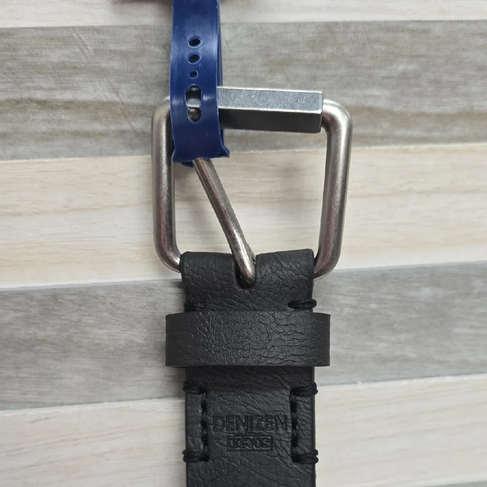 Denizen® from Levi’s® Men’s Belt – Black (Size M 34–36)